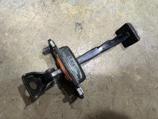 2017-2020 HYUNDAI ELANTRA REAR LEFT DOOR CHECK STRAP STOP STOPPER OEM