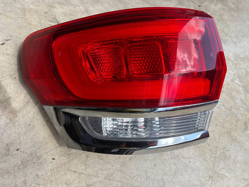 2014-2018 JEEP GRAND CHEROKEE LEFT SIDE TAIL LIGHT OEM P68110017AF