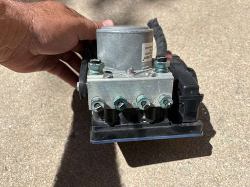 2018-2020 TRAVERSE 3.6L ABS ANTILOCK BRAKE PUMP CONTROL MODULE OEM 84724101