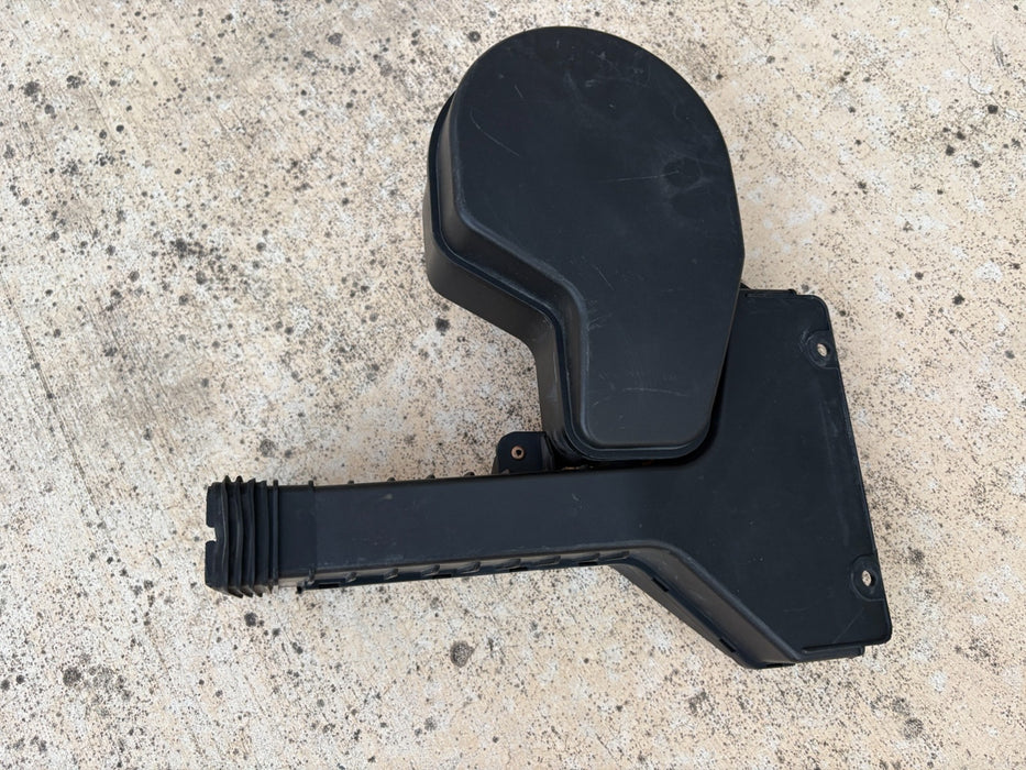 2013 - 2018 Hyundai Santa Fe 2.0L Air Cleaner Intake Duct Tube OEM