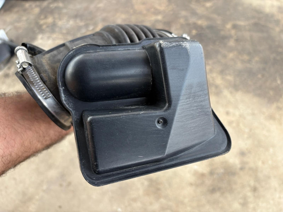 2015-2016 Honda CRV 2.4L Air Cleaner Intake Box Assembly OEM