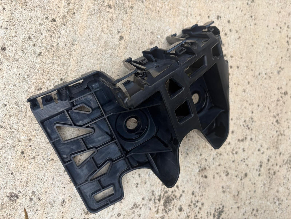 2021 - 2024 Volkswagen Atlas Rear Bumper Right Side Support Bracket OEM