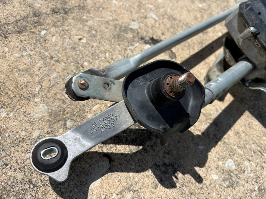 2020 - 2025 MAZDA CX-30, CX30 WINDSHIELD WIPER MOTOR OEM
