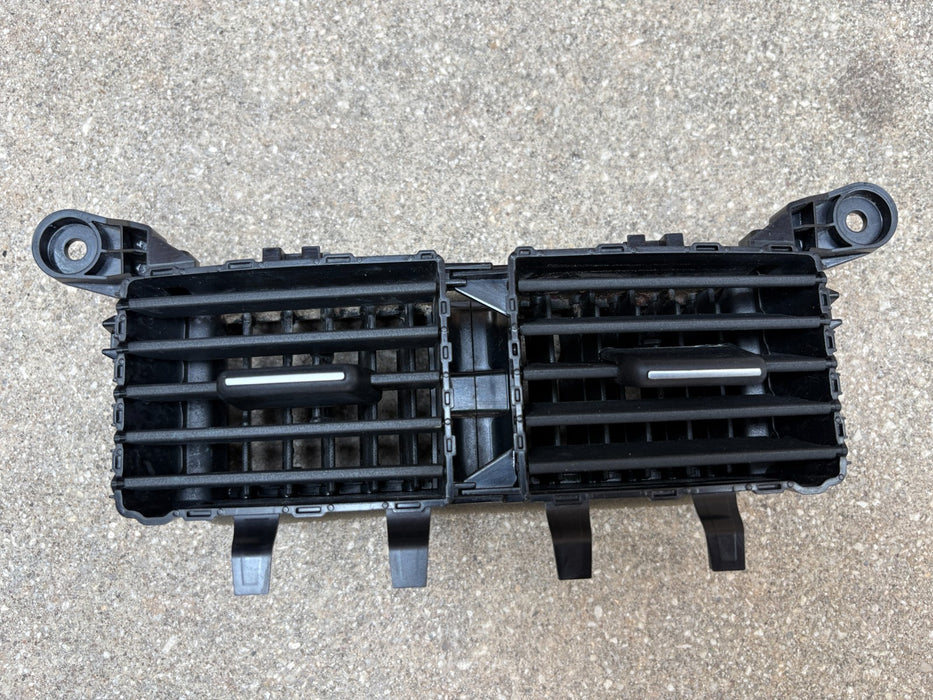 2018-2023 Volkswagen Atlas Cross Rear Center Console AIR VENT 3CN819203B OEM