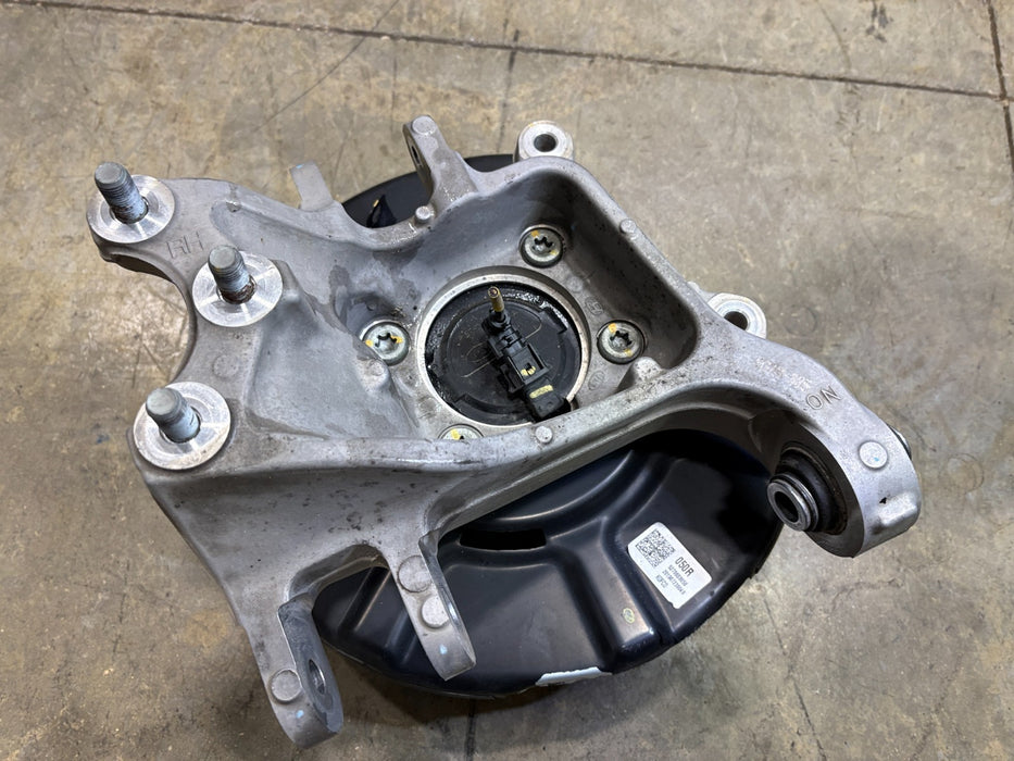 2020 - 2025 HYUNDAI PALISADE FWD REAR RIGHT SPINDLE KNUCKLE & HUB 52706S8050