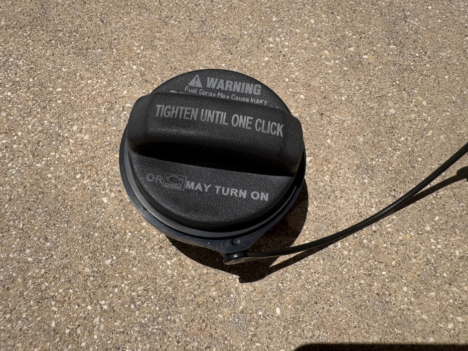 2014 - 2018 KIA FORTE FUEL FILLER TANK CAP GAS LID OEM