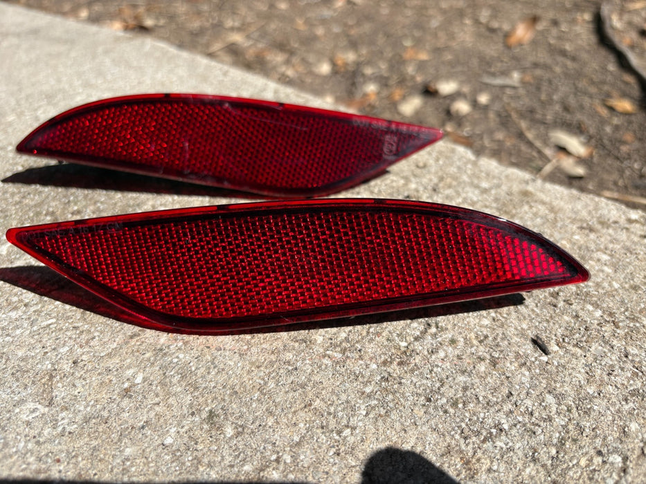 2016-2025 Chevrolet Malibu Rear Left & Right Bumper Reflector Assembly OEM