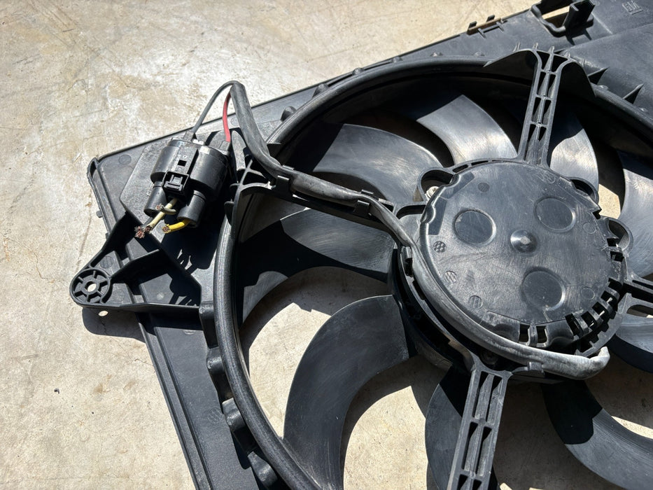 2017, 2018, 2019 CHEVROLET TRAX 1.4L ENGINE COOLING RADIATOR FAN OEM 8D3440000