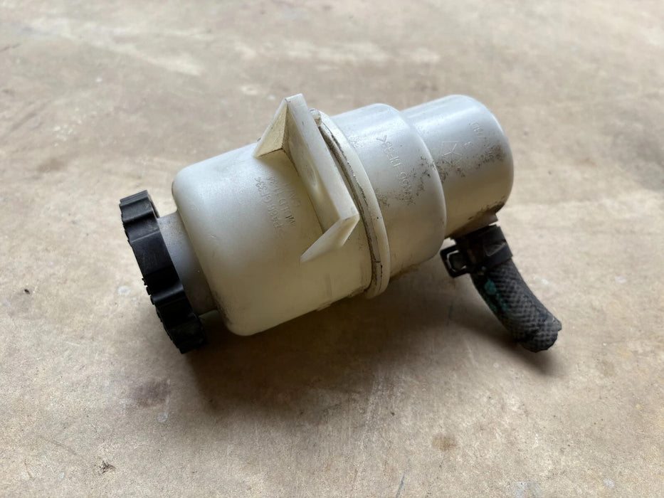 OEM, 2012-2015 Jeep Grand Cherokee 3.6L Power Steering Fluid Reservoir Bottle