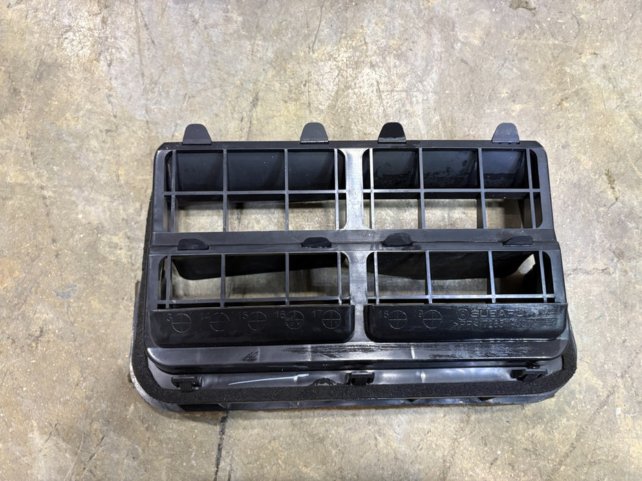 2015-2019 SUBARU OUTBACK LEGACY RIGHT REAR CARGO AREA TRUNK VENT GRILLE OEM