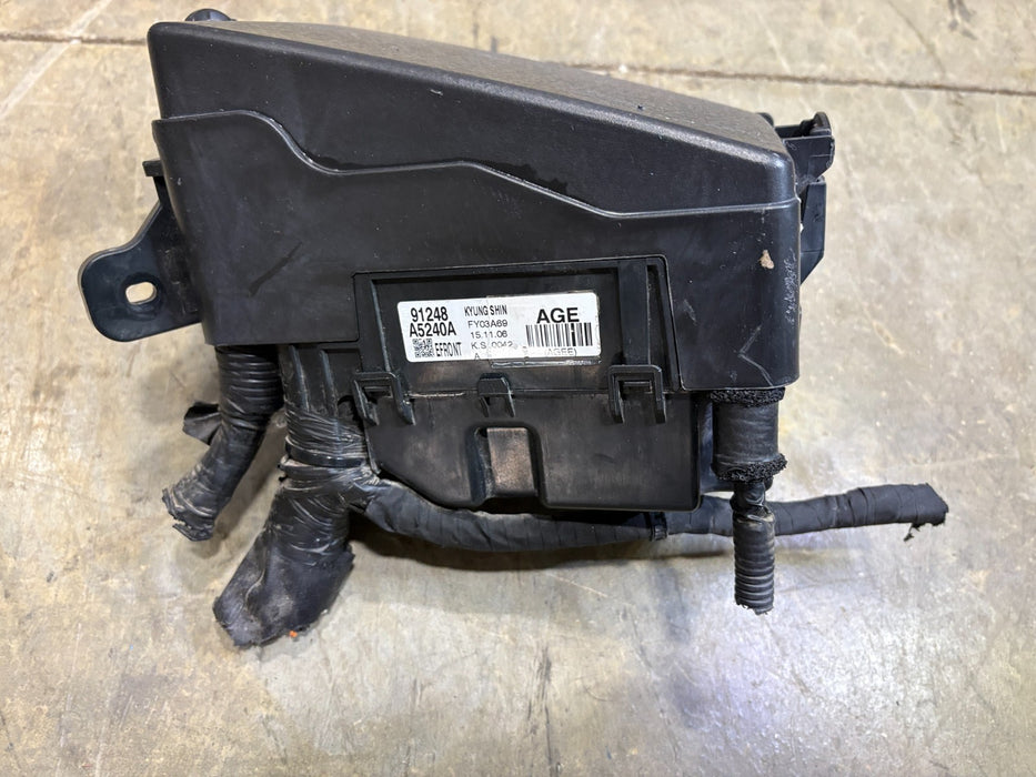 2016-2017 Hyundai Elantra Fusebox Fuse Box Relay Module OEM #91248 A5240A