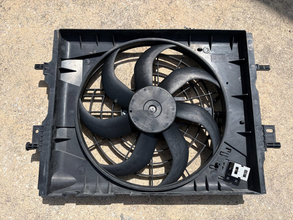 2018, 2019, 2020, 2021 Nissan Kicks 1.6L Radiator Fan Assembly OEM 21481-5RB0B