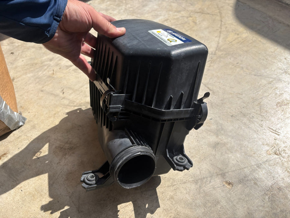 2012-2017 HYUNDAI VELOSTER 1.6L AIR CLEANER BOX ASSEMBLY, OEM 28110-1R100