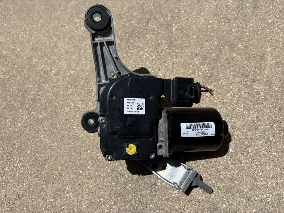 2013-2019 FORD ESCAPE FRONT RIGHT WINDSHIELD WIPER MOTOR CJ5417504BK OEM