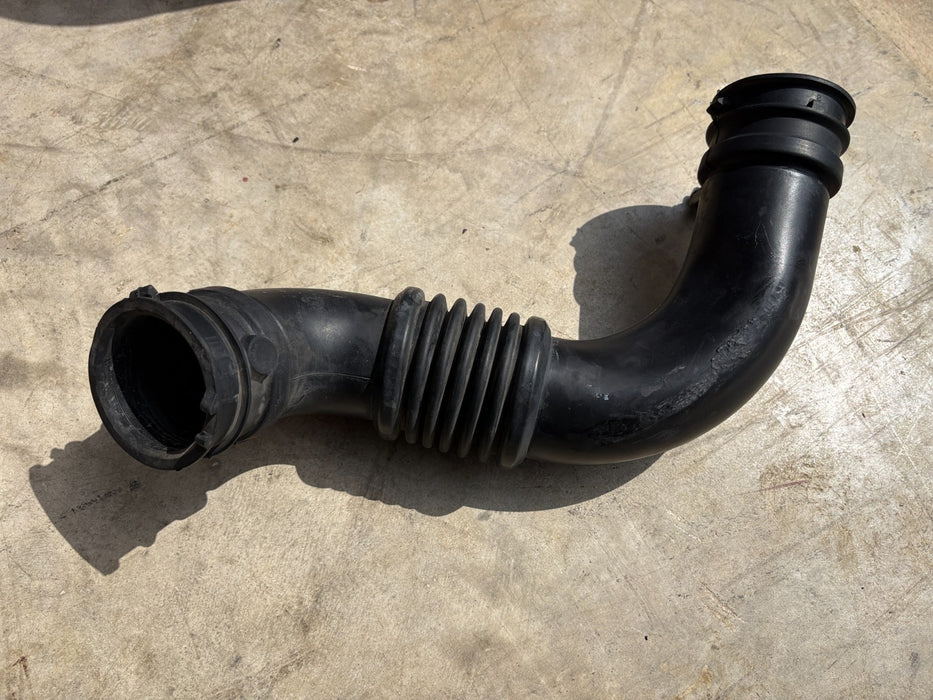 2011 - 2017 Jeep Patriot Air Intake Duct Tube Hose 04891621AC OEM