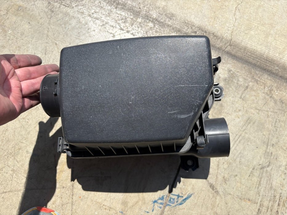 2011-2016 Hyundai Elantra 1.8L, Air Intake Box Cleaner Housing #28110-3X300 OEM