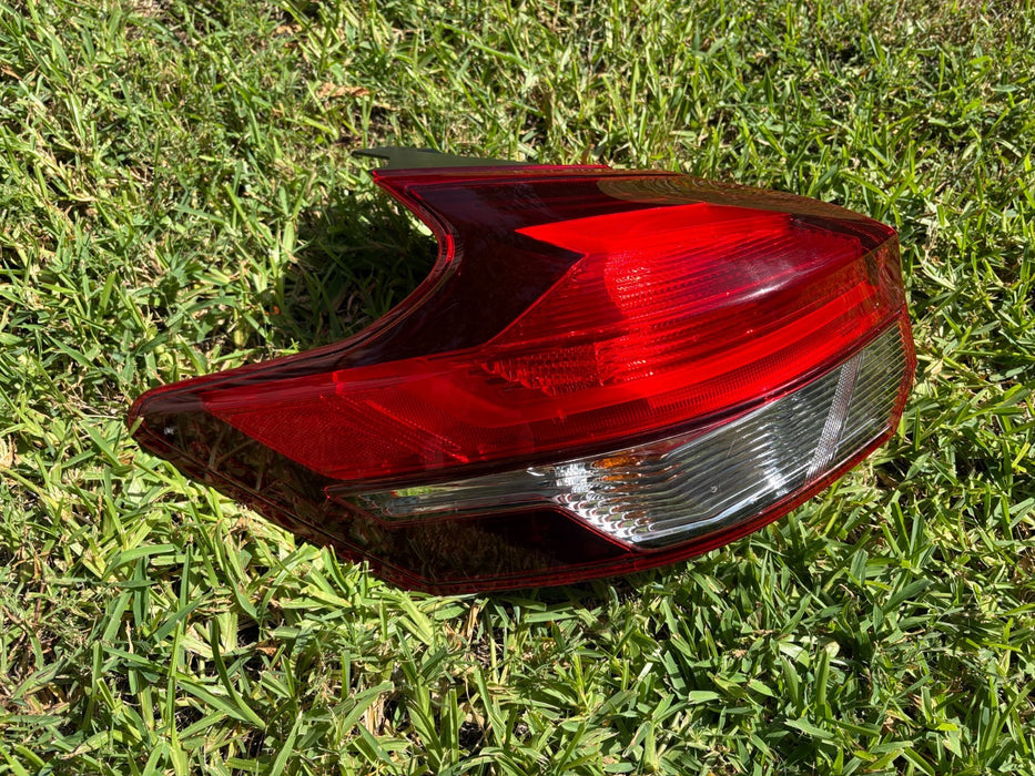 2018 2019 2020 Nissan Kicks Driver Left Tail Light Assembly OEM