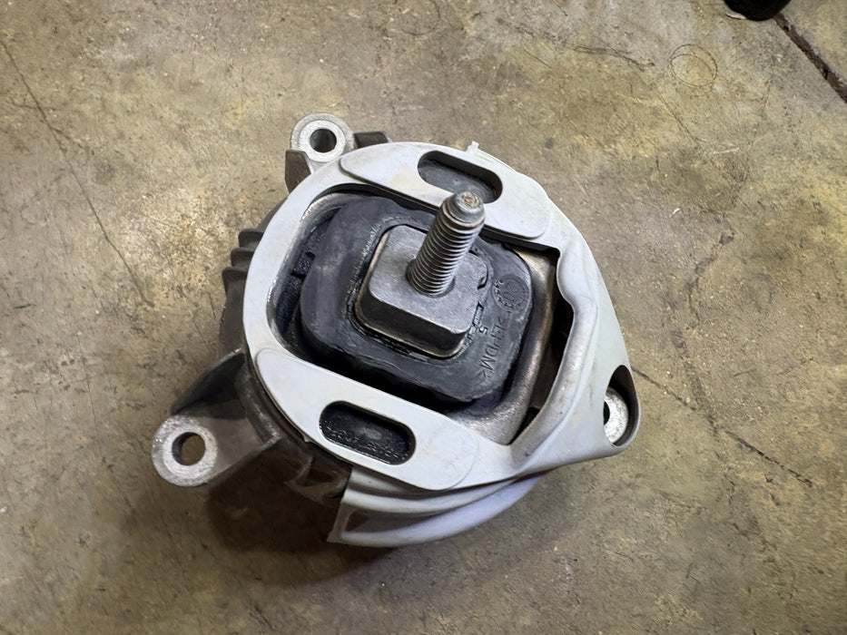 2011-2017 BMW X3 Engine Motor Right Side Mount 6785716-03 OEM