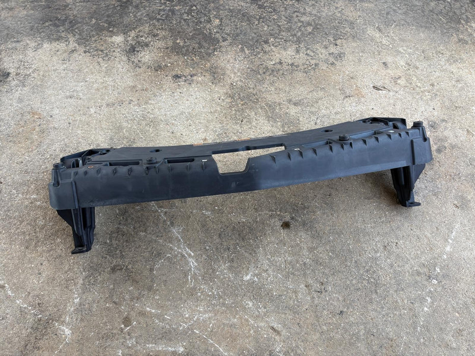 2010-2017 EQUINOX Front Bumper Grille Engine Cover Support Shroud 22802304