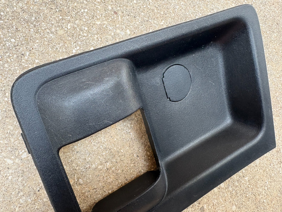 2013 - 2018 RAM 1500 LEFT DRIVER DOOR HANDLE COVER TRIM BEZEL 1GY65TRMAA OEM