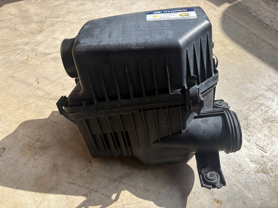 2012-2017 HYUNDAI VELOSTER 1.6L AIR CLEANER BOX ASSEMBLY, OEM 28110-1R100