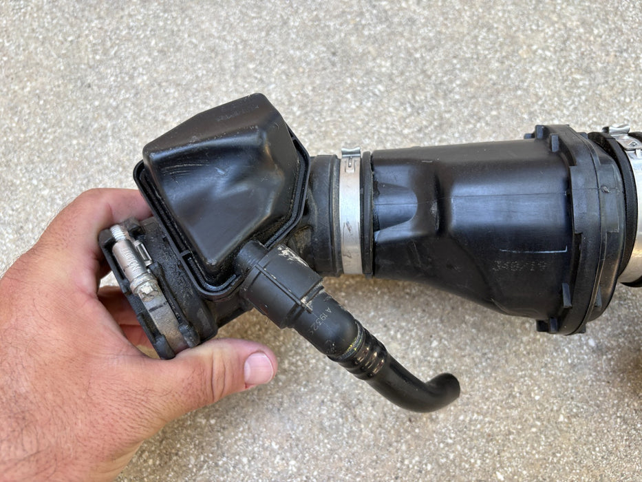 2018-2021 Chevrolet Equinox 1.5L Air Intake Duct Hose 84228127 OEM