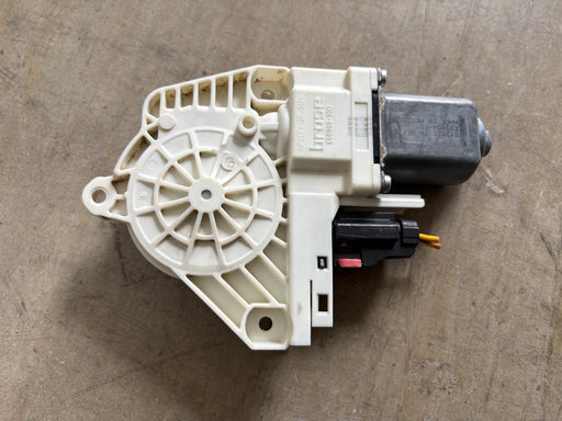 2021 - 2025 JEEP GRAND CHEROKEE REAR RIGHT SIDE DOOR POWER WINDOW MOTOR OEM