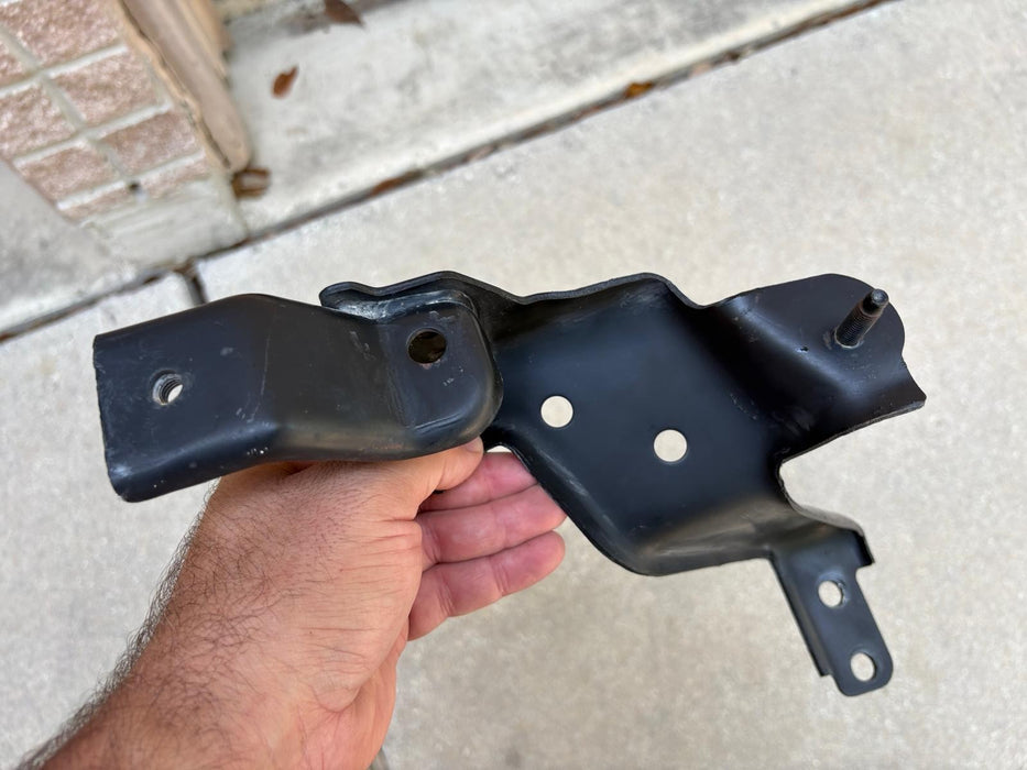 2013-2020 PATHFINDER FRONT RIGHT POWER STEERING PUMP MOUNT GUIDE BRACKET OEM