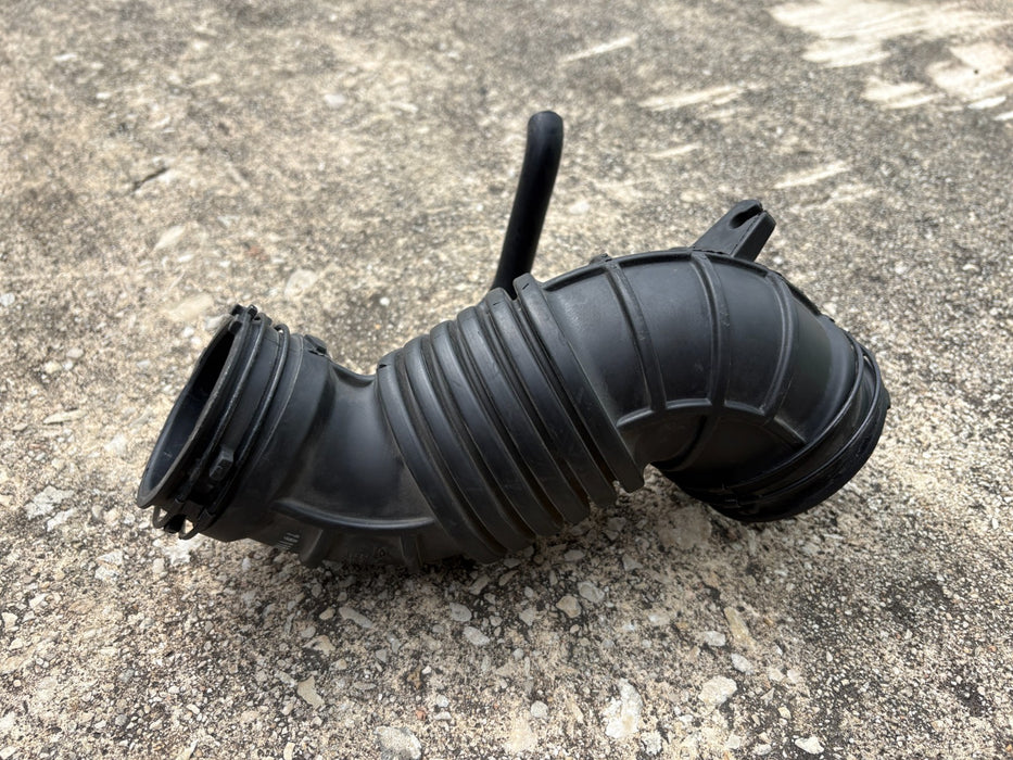 2019 2020 2021 2022 Hyundai Accent Air Cleaner Air Intake Hose OEM 28140-H9600