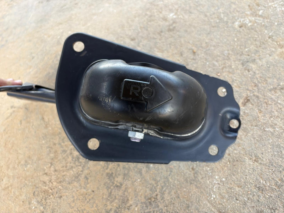 2019-2024 TOYOTA COROLLA 2.0L REAR SUSPENSION RIGHT SIDE TRAILING ARM OEM