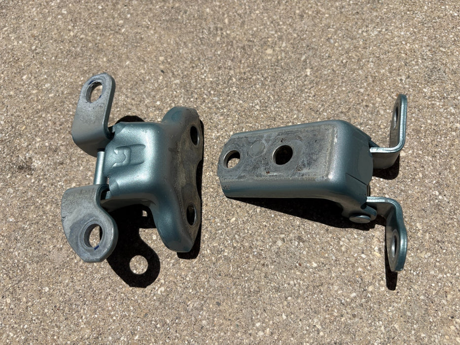 2017-2022 TOYOTA PRIUS REAR RIGHT DOOR UPPER & LOWER HINGE SET OEM