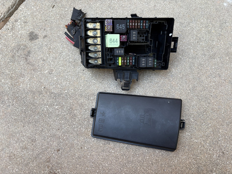 2019 - 2024 AUDI Q3 ENGINE MOTOR FUSE RELAY JUNCTION BOX BLOCK OEM 5Q0907361G