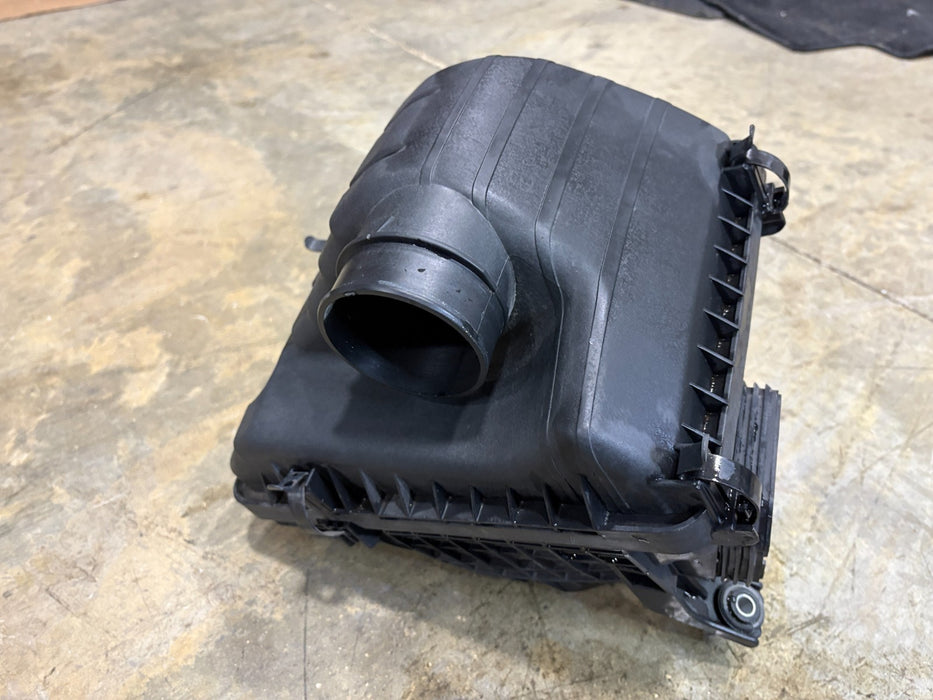 2011 - 2015 Hyundai Sonata 2.4L HYBRID Air Cleaner Filter Box Assy 28110-4R100