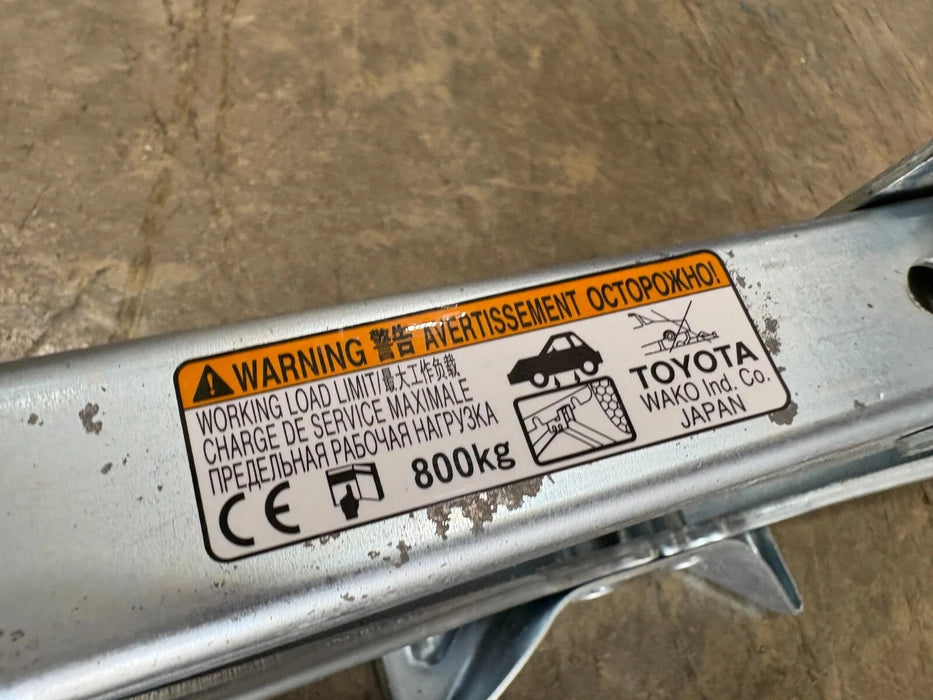 Original OEM, 2016-2022 Toyota Prius Jack Assembly, 800 kg
