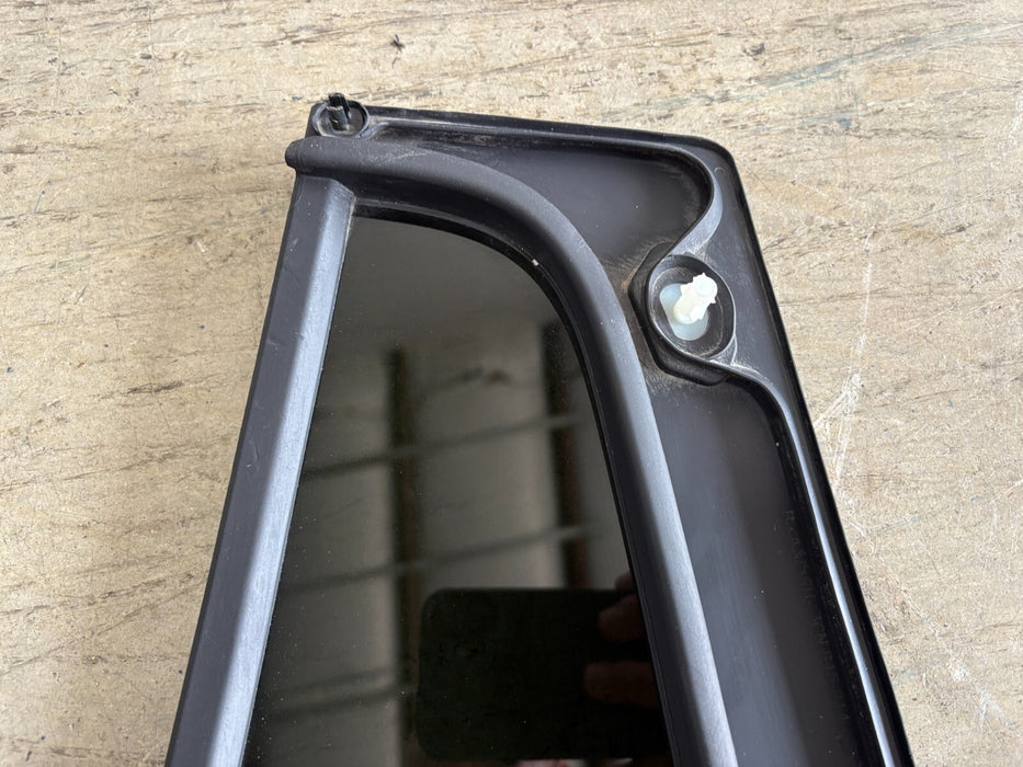 2018-2023 Volkswagen Atlas Door Vent Window Glass Rear Right Passenger Side OEM