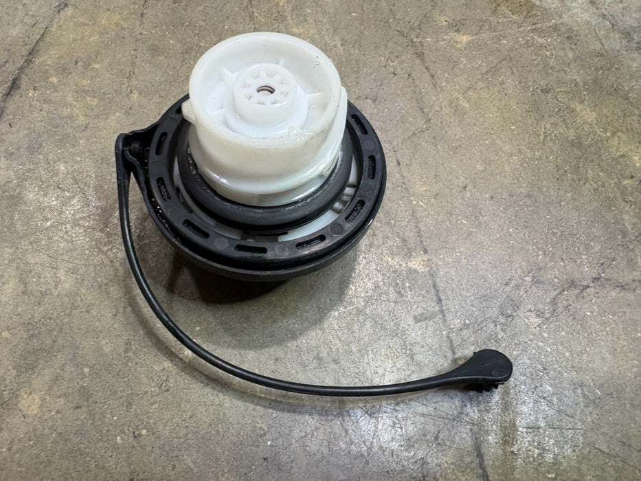 2013-2019 Hyundai Elantra Fuel Tank Gas Cap OEM