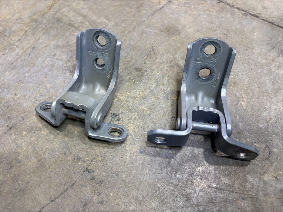 2015 - 2023 NISSAN MURANO FRONT LEFT DOOR HINGE UPPER & LOWER OEM