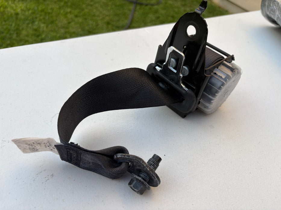 2020-2025 NISSAN VERSA REAR CENTER MIDDLE SEAT BELT #646452263E OEM