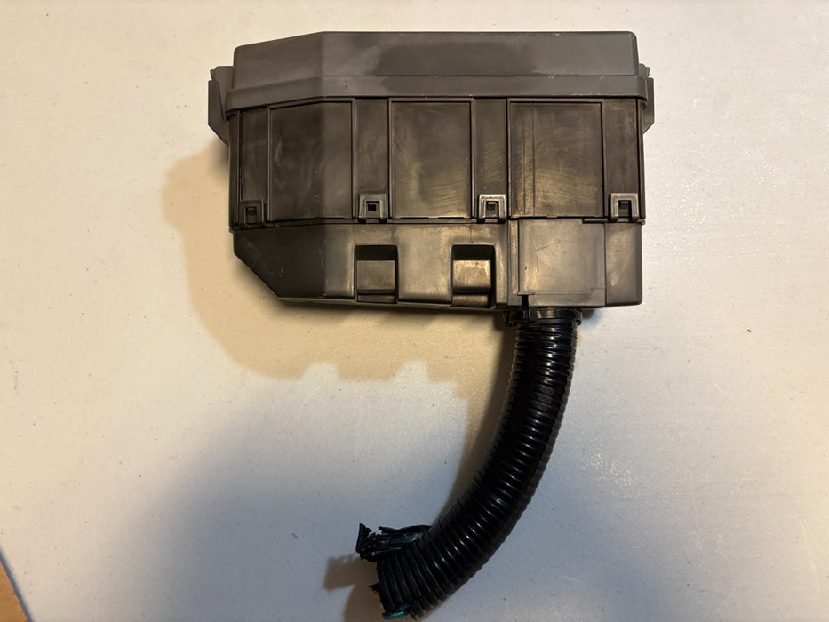 2014 - 2018 Nissan Rogue 2.5L Fusible Link Fuse Box Shell OEM