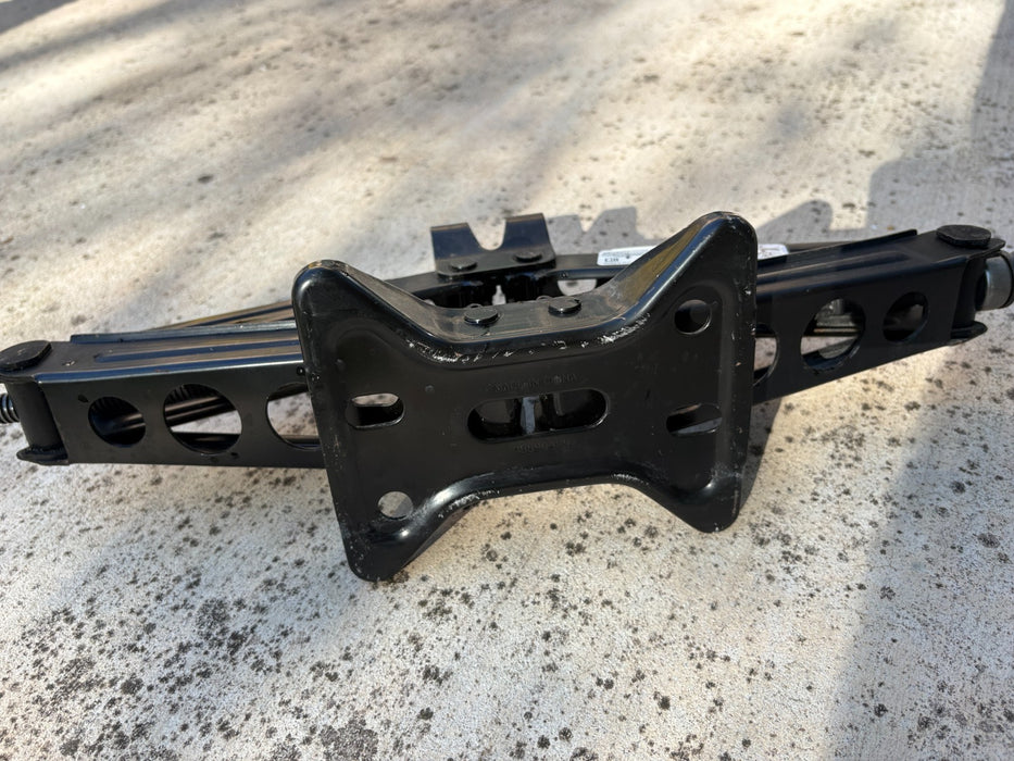 2010 - 2017 Chevrolet Equinox Scissor Lift Jack OEM