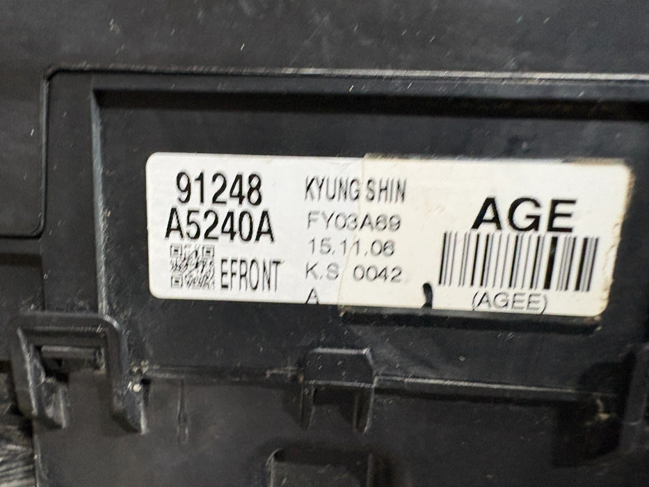 2016-2017 Hyundai Elantra Fusebox Fuse Box Relay Module OEM #91248 A5240A