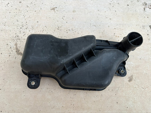 2017-2020 BUICK ENVISION MOTOR ENGINE AIR INTAKE DUCT RESONATOR OEM