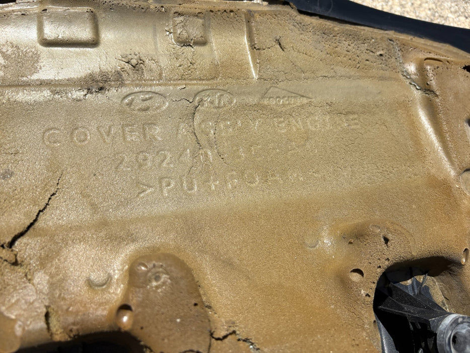 2013-2017 Hyundai Azera 3.3L Engine Cover OEM 29240-3CFC0
