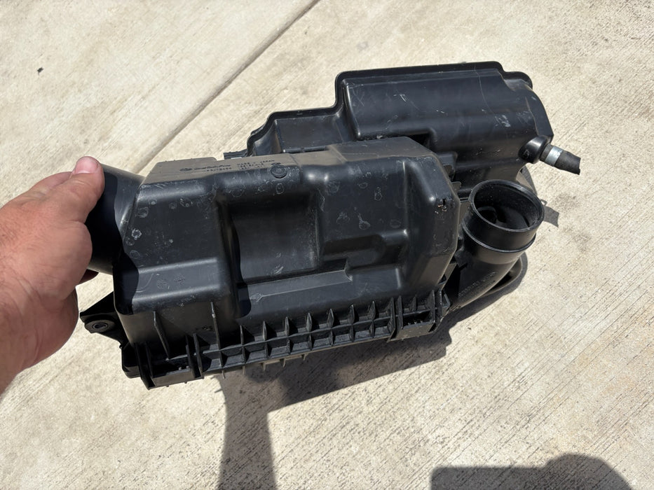 2014-2016 Subaru XV Crosstrek Hybrid Engine Air Filter Housing with Tube Hose