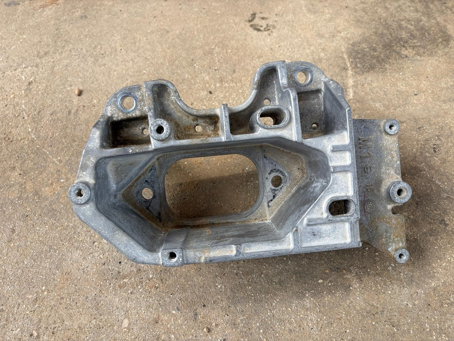 2017-2019 NISSAN SENTRA FRONT LEFT DRIVER SIDE TRANSMISSION BRACKET OEM