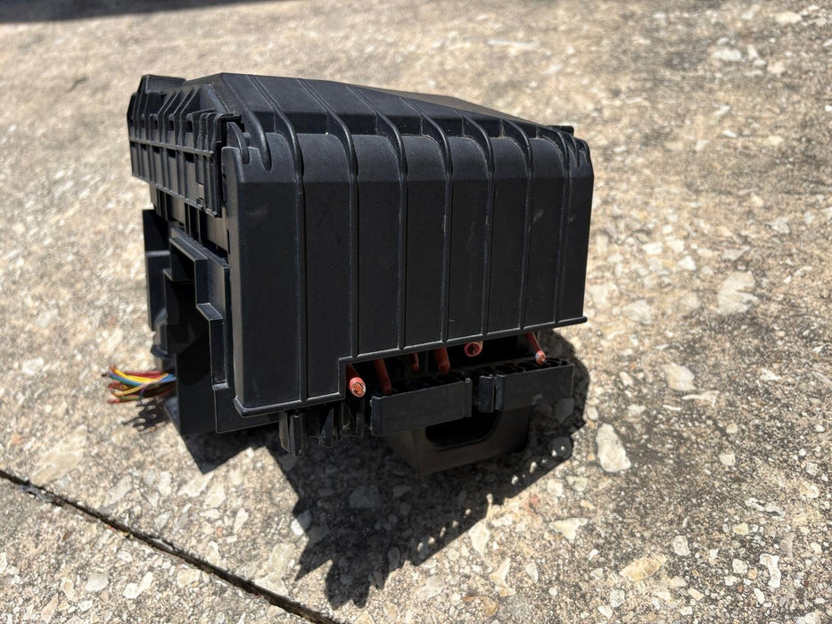 2015-2018 AUDI Q3 2.0L ENGINE FUSE RELAY DISTRIBUTION BOX MODULE UNIT OEM