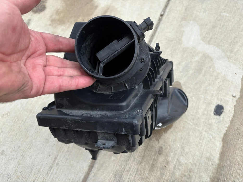 2013-2018 Ranger Rover 5.0L L405 Left Driver Air Filter Box Engine Intake, OEM