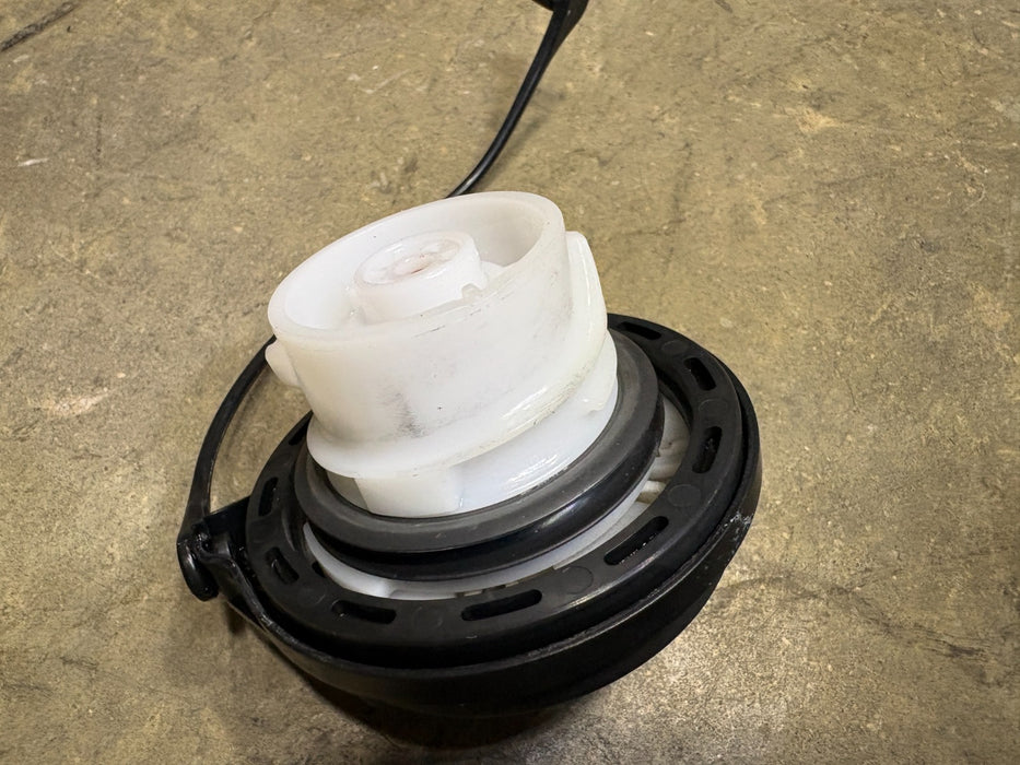 2020 - 2025 HYUNDAI PALISADE FUEL GAS TANK FILLER CAP, OEM