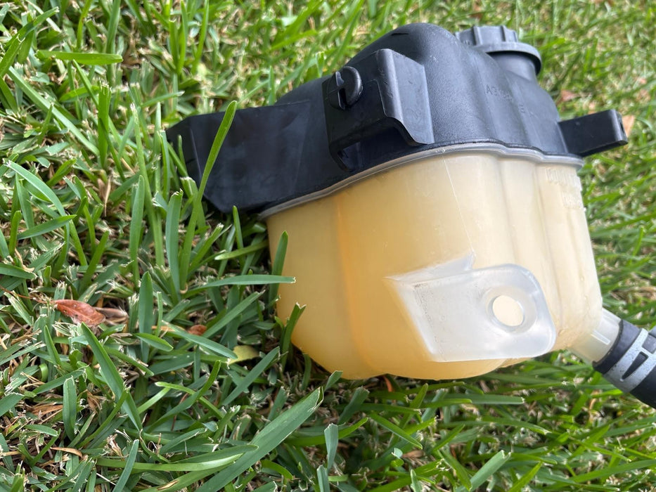 2011 - 2019 Ford Explorer 3.5L Radiator Coolant Overflow Expansion Tank Bottle