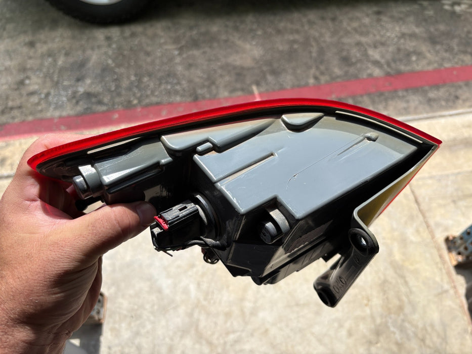 2014-2018 JEEP GRAND CHEROKEE RIGHT SIDE TAIL LIGHT OEM P68110016AF